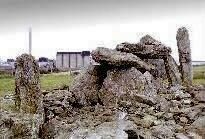 Trefignath chambered cairn, Anglesey, photographed in July 1987 (82 KB)