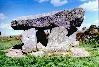 Ty Newydd cromlech, Anglesey, photographed in July 1987 (123 KB)
